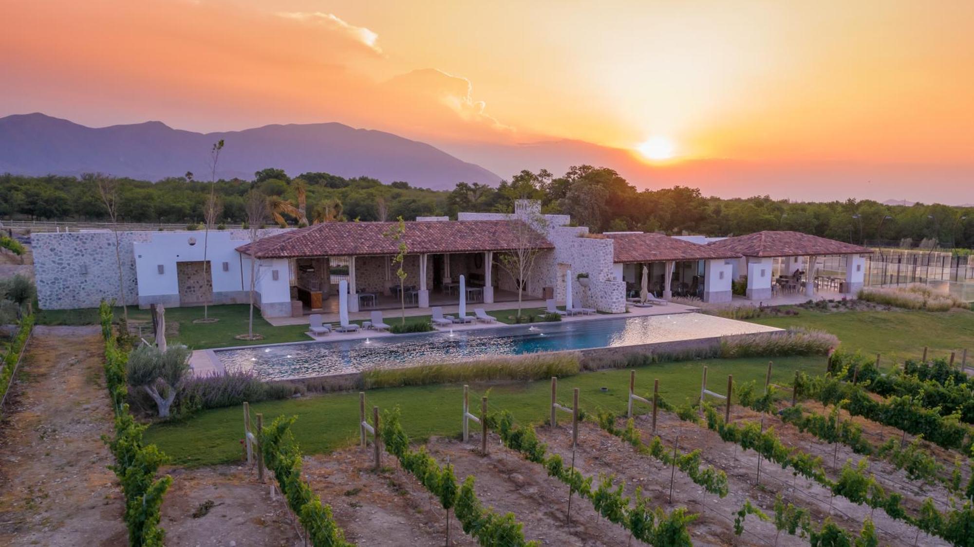 Hotel Vinicola Parvada By Lumina Parras de la Fuente Luaran gambar